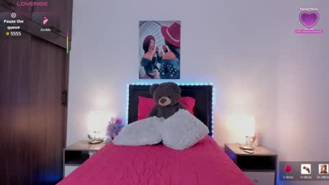 Snapshot of _alana_grey_ chatting on July 21, 2:41 pm _alana_grey_ online show from July 21, 2:41 pm