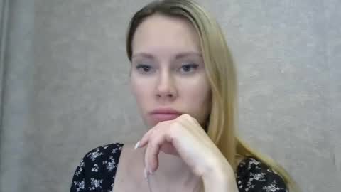 _alex1819 online show from February 18, 7:15 am