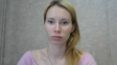 Snapshot of _alex1819 chatting on May 18, 7:03 am _alex1819 online show from May 18, 7:03 am