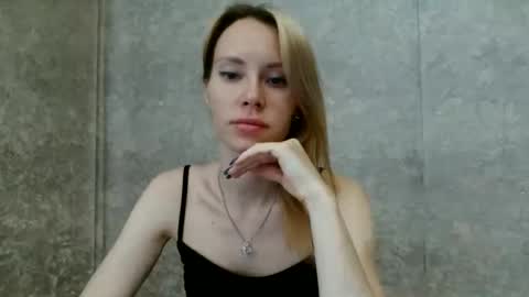 Snapshot of _alex1819 chatting on June 10, 8:24 am _alex1819 online show from June 10, 8:24 am