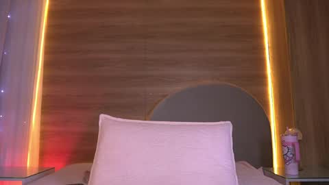 Snapshot of _alexaa_20 chatting on June 1, 11:56 am Alexa online show from June 1, 11:56 am