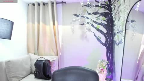 Snapshot of _alice08_ chatting on June 2, 12:07 pm online show from June 2, 12:07 pm