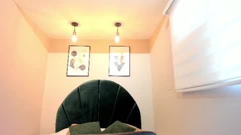    online show from June 30, 12:06 pm