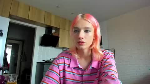 Snapshot of _alice_kitty chatting on June 15, 7:43 am Gaylord online show from June 15, 7:43 am