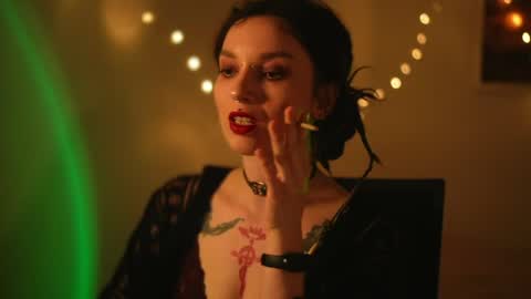 Snapshot of _alicemorrison_ chatting on May 6, 5:40 pm Alice Morrison Mistress Datura online show from May 6, 5:40 pm
