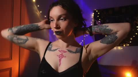 Snapshot of _alicemorrison_ chatting on May 24, 5:40 pm Alice Morrison Mistress Datura online show from May 24, 5:40 pm