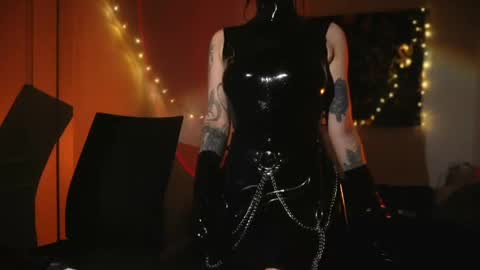 Snapshot of _alicemorrison_ chatting on June 2, 4:42 pm Alice Morrison Mistress Datura online show from June 2, 4:42 pm