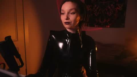 Snapshot of _alicemorrison_ chatting on June 24, 6:29 pm Alice Morrison Mistress Datura online show from June 24, 6:29 pm