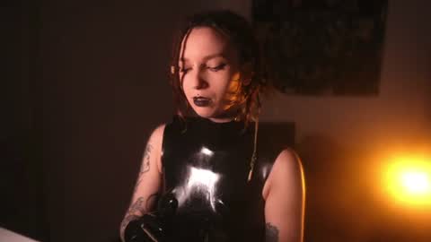 Snapshot of _alicemorrison_ chatting on June 29, 6:30 pm Alice Morrison Mistress Datura online show from June 29, 6:30 pm