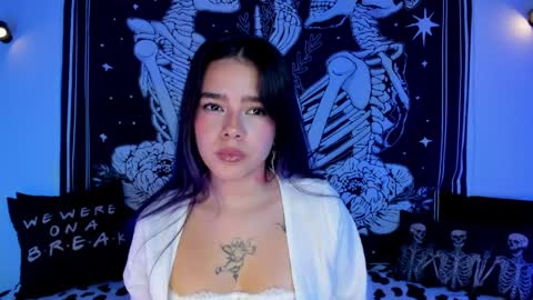 _alicesasha_ online show from April 9, 9:15 am