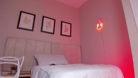 Hii I m Alison   online show from November 21, 11:31 am