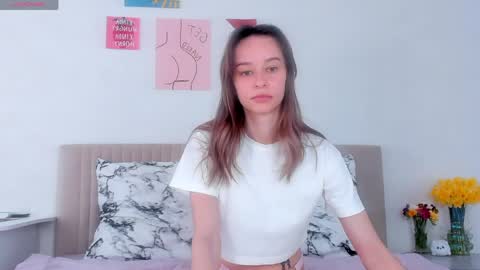 Snapshot of _alissaa_ chatting on April 4, 7:50 am Alice online show from April 4, 7:50 am