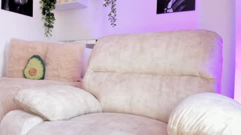 Snapshot of _alissonrose chatting on December 7, 4:03 pm Karo online show from December 7, 4:03 pm