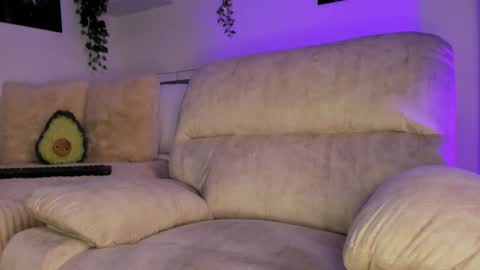 Snapshot of _alissonrose chatting on February 3, 10:43 pm Karo online show from February 3, 10:43 pm