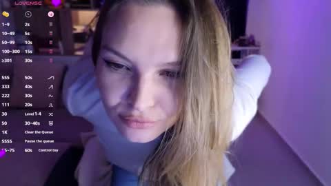 Snapshot of _alleyesonme chatting on November 14, 4:38 pm Mia online show from November 14, 4:38 pm