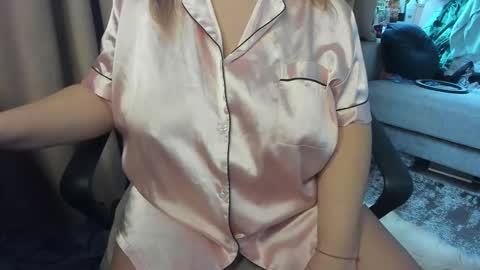 lisa online show from November 8, 10:15 am