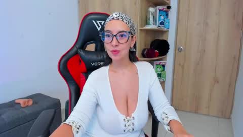 Snapshot of _amanda_seyfried19 chatting on September 23, 6:00 pm AMANDA online show from September 23, 6:00 pm