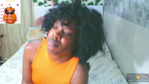 Snapshot of _amy_rojas_ chatting on October 23, 11:57 pm ask me online show from October 23, 11:57 pm