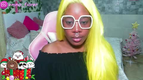 Snapshot of _amy_rojas_ chatting on December 16, 11:43 pm ask me online show from December 16, 11:43 pm