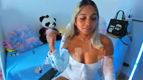 Analia online show from December 10, 3:09 am