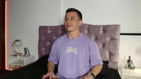 _andrewfalcon2 online show from January 22, 12:17 pm