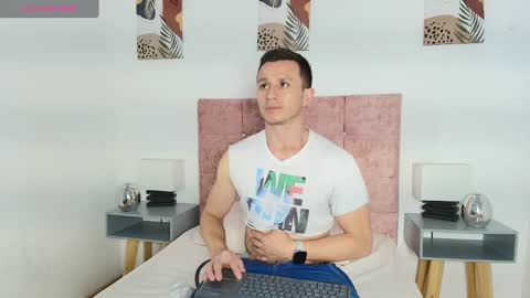 _andrewfalcon2 online show from January 26, 1:04 pm