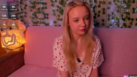 Snapshot of _angeldust_1 chatting on May 17, 2:53 am Emily online show from May 17, 2:53 am