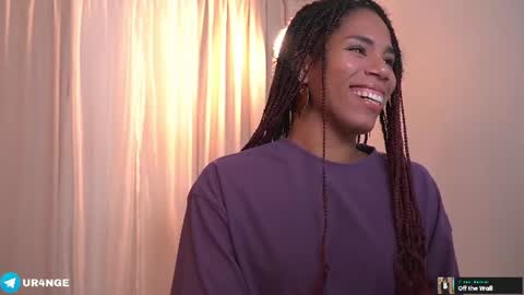 Snapshot of _angeleyes chatting on June 21, 2:58 am Angie - online show from June 21, 2:58 am