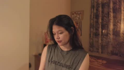 Snapshot of _ann1e_ chatting on May 13, 2:25 pm annie . online show from May 13, 2:25 pm