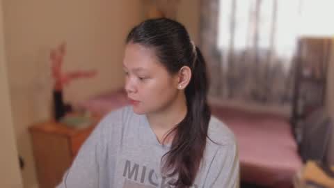 Snapshot of _ann1e_ chatting on May 14, 4:41 am annie . online show from May 14, 4:41 am