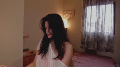 Snapshot of _ann1e_ chatting on May 21, 4:08 am annie . online show from May 21, 4:08 am