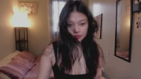 Snapshot of _ann1e_ chatting on May 22, 3:35 am annie . online show from May 22, 3:35 am