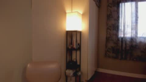 Snapshot of _ann1e_ chatting on June 6, 4:28 am annie . online show from June 6, 4:28 am