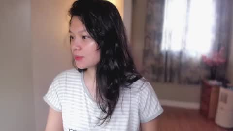 Snapshot of _ann1e_ chatting on June 22, 3:25 am annie . online show from June 22, 3:25 am
