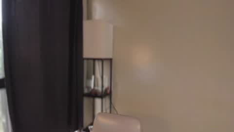 Snapshot of _ann1e_ chatting on June 30, 3:40 am annie . online show from June 30, 3:40 am