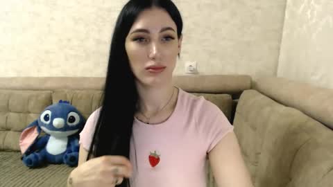 Snapshot of _annacutes chatting on June 13, 9:35 pm Anna online show from June 13, 9:35 pm