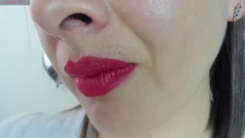 Snapshot of _antomouth_paradise chatting on June 16, 5:37 pm antonia online show from June 16, 5:37 pm