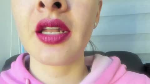 antonia online show from July 4, 10:54 am