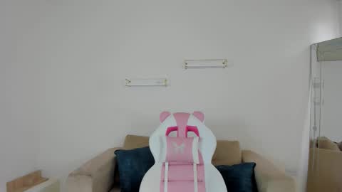    online show from October 29, 12:18 pm