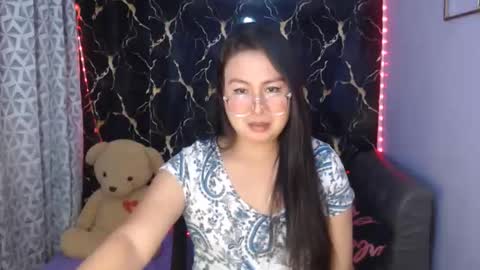 Snapshot of _arah chatting on February 5, 9:58 am arah online show from February 5, 9:58 am