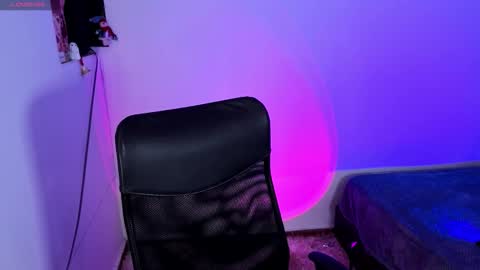 Snapshot of _ariiaa_ chatting on December 16, 2:49 am Aria online show from December 16, 2:49 am