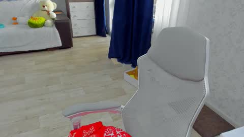 Snapshot of _arina_cox__ chatting on October 16, 11:00 am Arina online show from October 16, 11:00 am