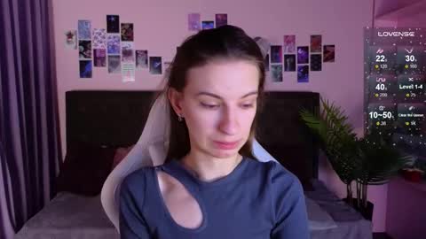 _ash_leyy_ online show from September 14, 1:27 am