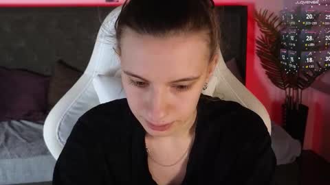 _ash_leyy_ online show from January 15, 1:32 am