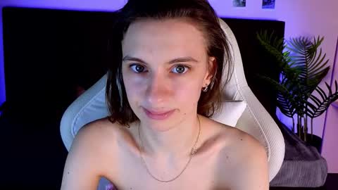 _ash_leyy_ online show from February 20, 6:26 am