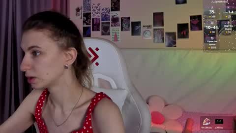_ash_leyy_ online show from March 23, 1:31 am
