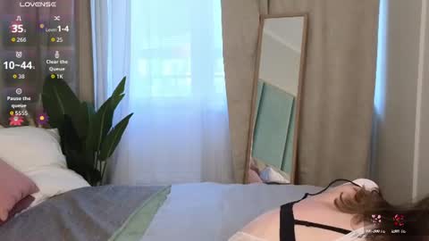 Snapshot of _ash_leyy_ chatting on July 2, 1:27 am _ash_leyy_ online show from July 2, 1:27 am