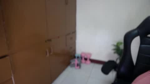 Snapshot of _ashley27 chatting on July 24, 3:15 am Angie online show from July 24, 3:15 am