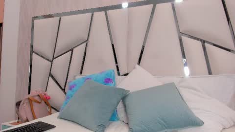 Aura online show from June 9, 3:18 am