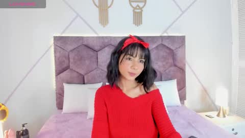 Snapshot of _aurora_collins_ chatting on October 21, 12:39 pm _aurora_collins_ online show from October 21, 12:39 pm